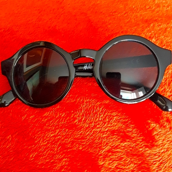 H&M Accessories - 💕CUTE💕H&M Boho sunglasses